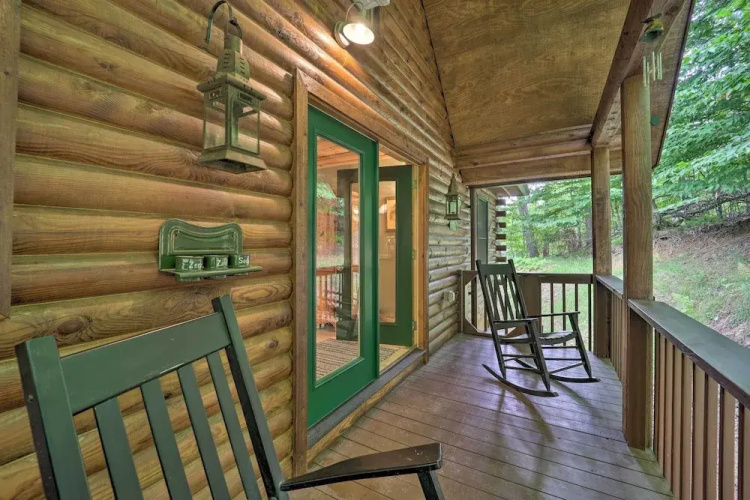 2 Decks & Fire Pit: Scenic Beech Mountain Retreat!