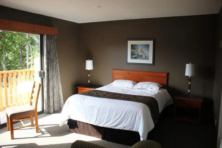The Bamfield Motel