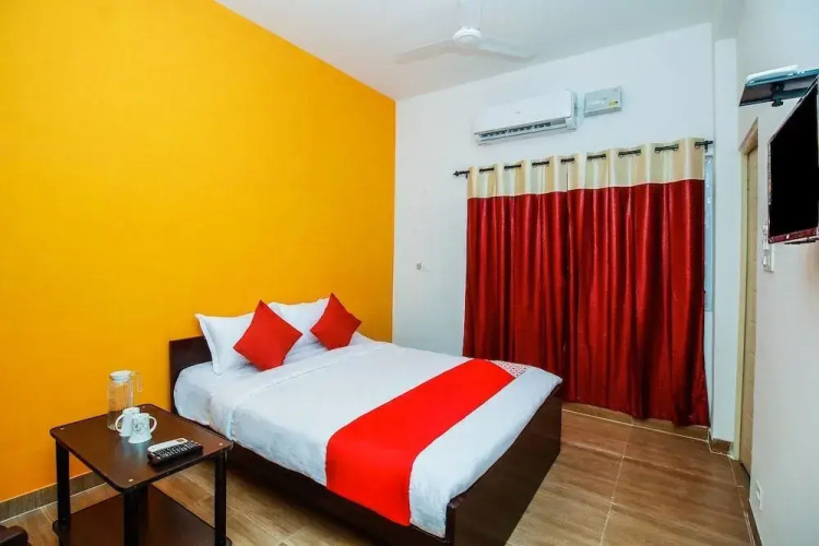 Hotel Cresant Park by OYO Rooms