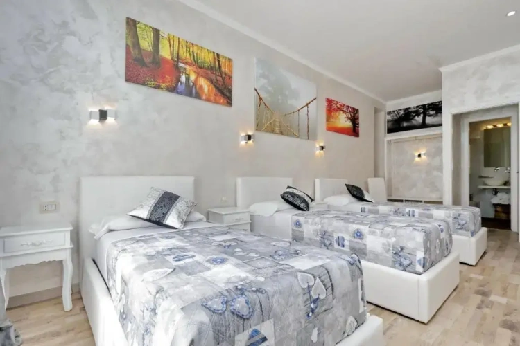 Deluxe Quadruple room