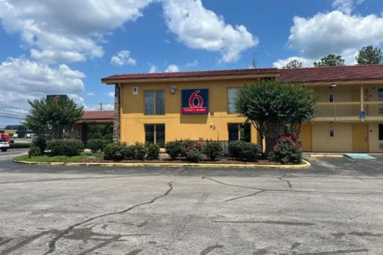 Studio 6 Extended Stay - Huntsville, Al University Drive - Huntsville, AL