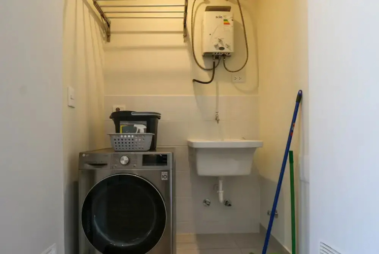 w Artistic 2BR With Balcony in Miraflores