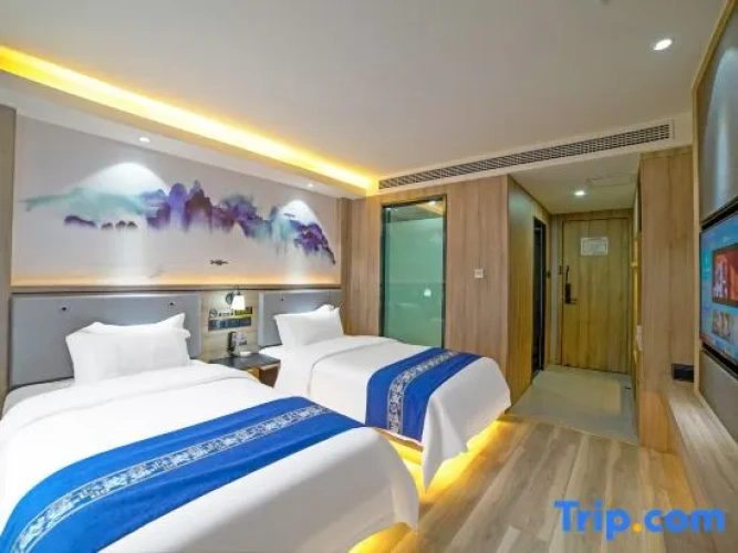 Standard Twin room with garden view
