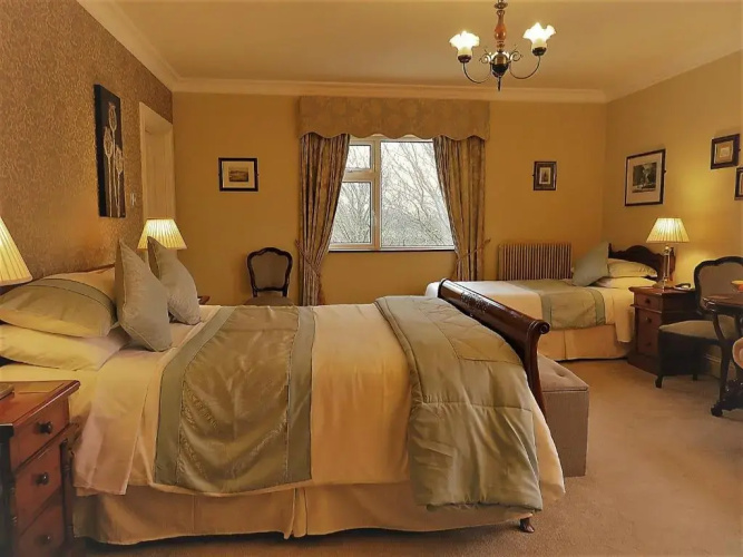 Brook Manor Lodge