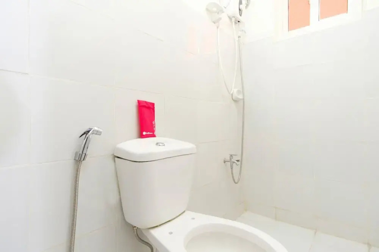 RedDoorz Plus @ Orchard Tower Manila