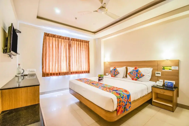 Fabhotel Prime Royal Castle