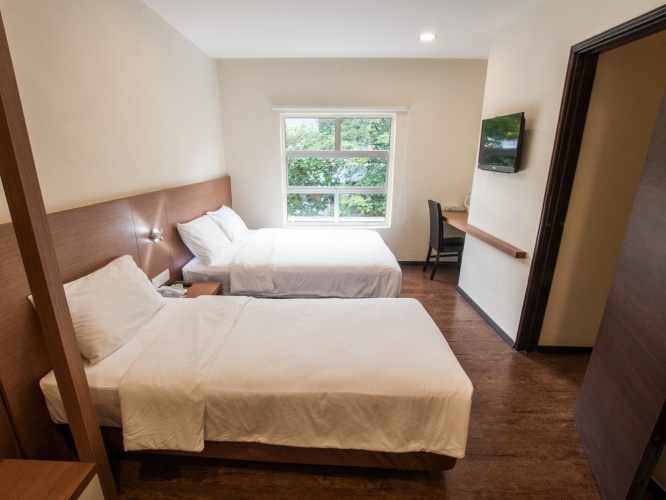 Standard Triple room