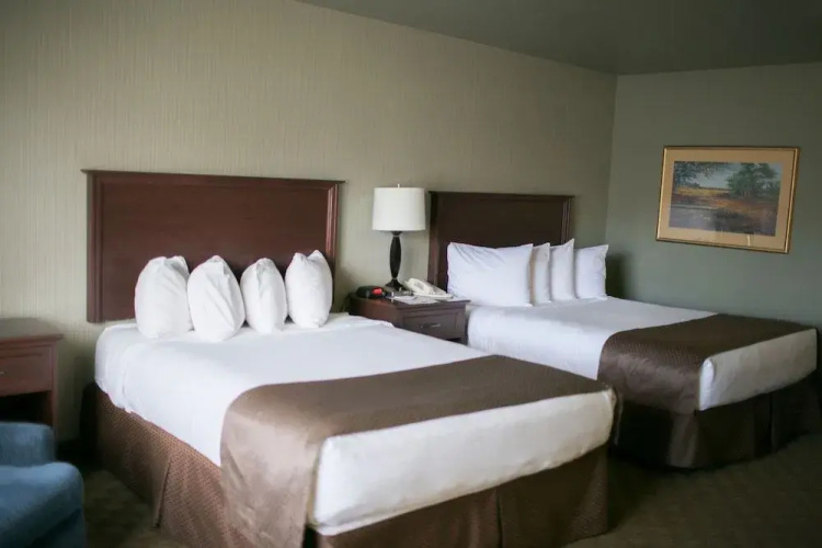 Seaport Inn and Suites