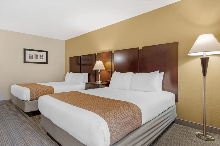 Standard Quadruple room with balcony and with golf view