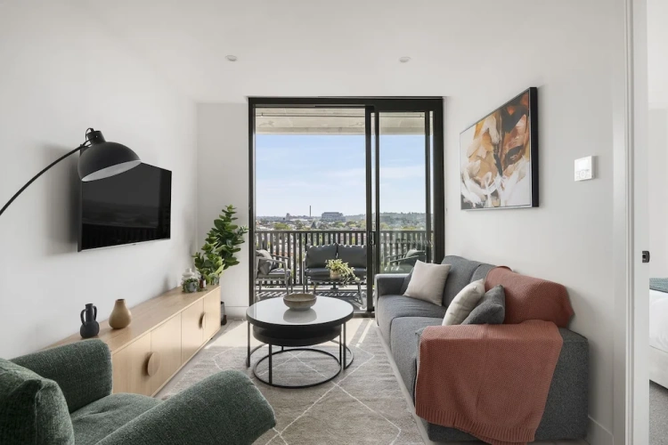 2 Bedrooms Single Apartment