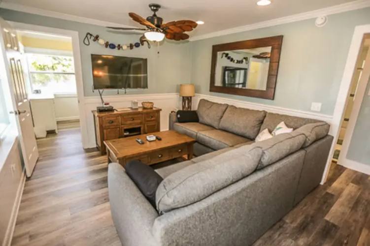 2518 Estero