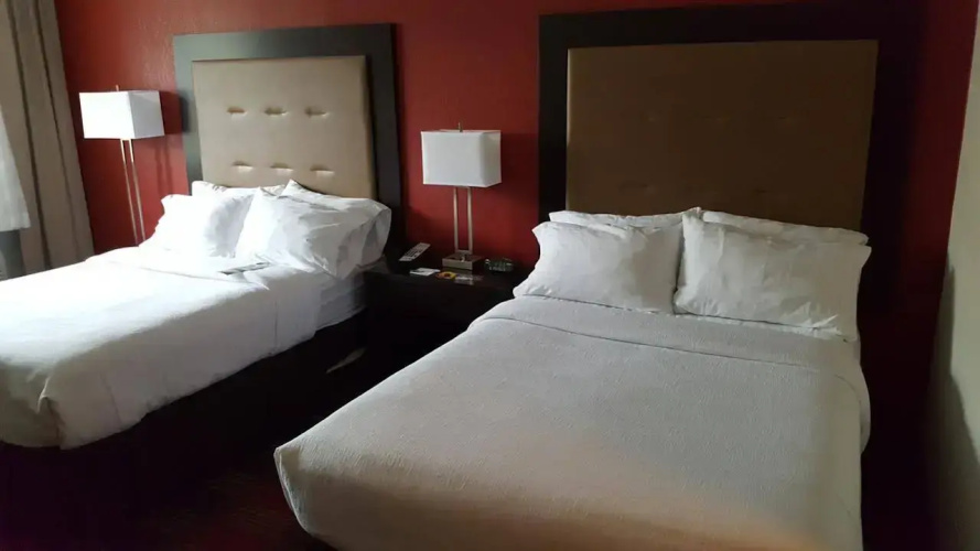 Monroeville Plaza Hotel