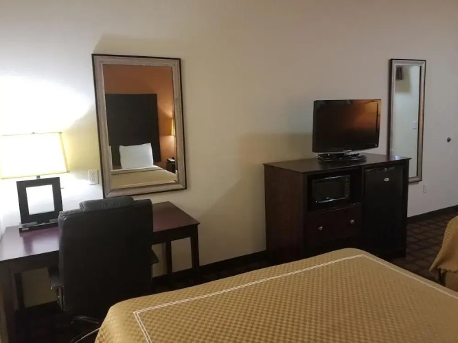 Executive Inn & Suites