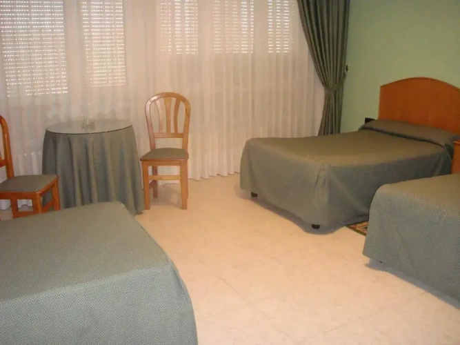 Standard Triple room