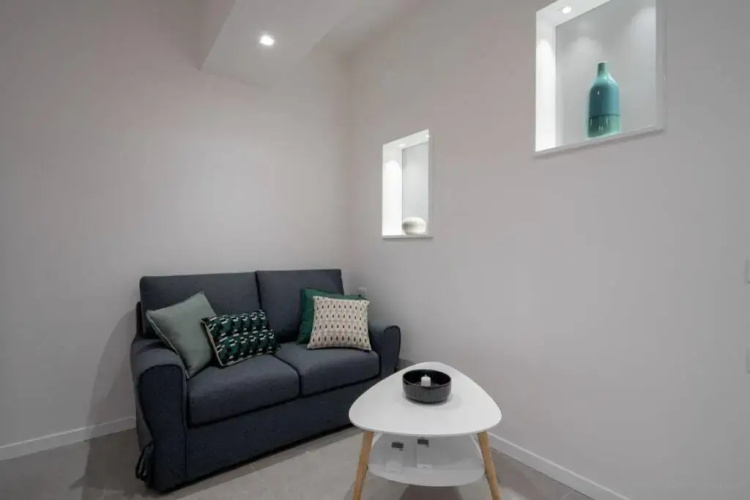 Ormesini Courtyard Apartment
