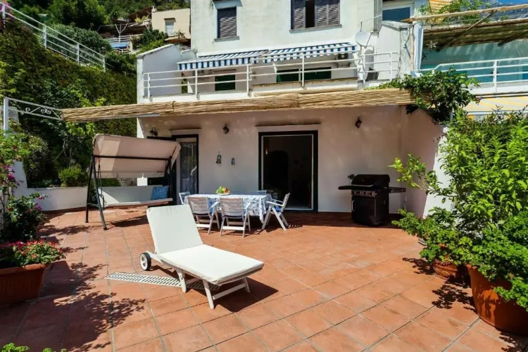 3 Bedrooms Cottage