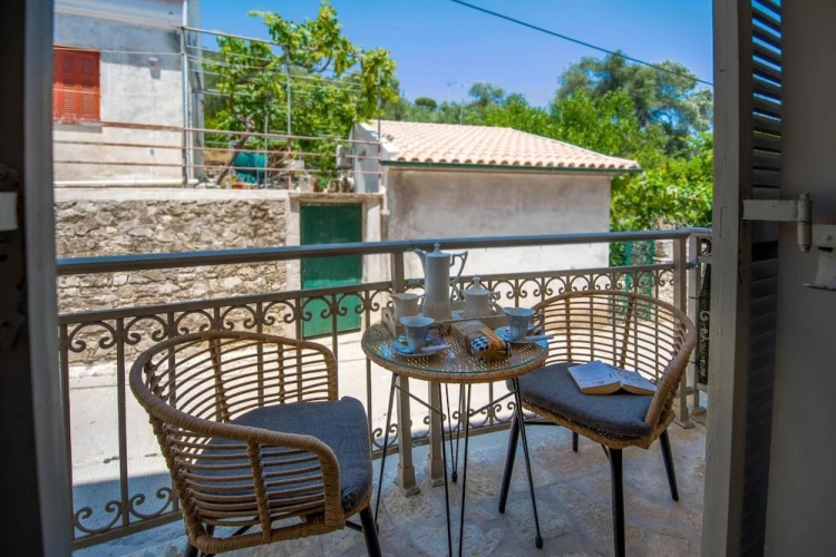 Arokaria III Studio