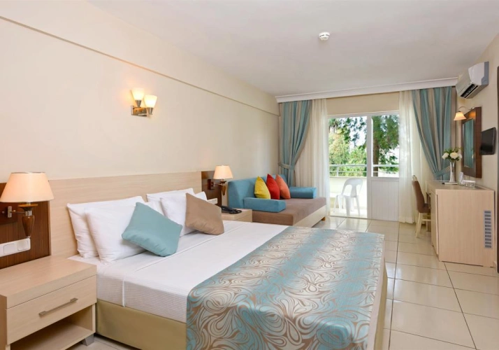 Standard Triple room