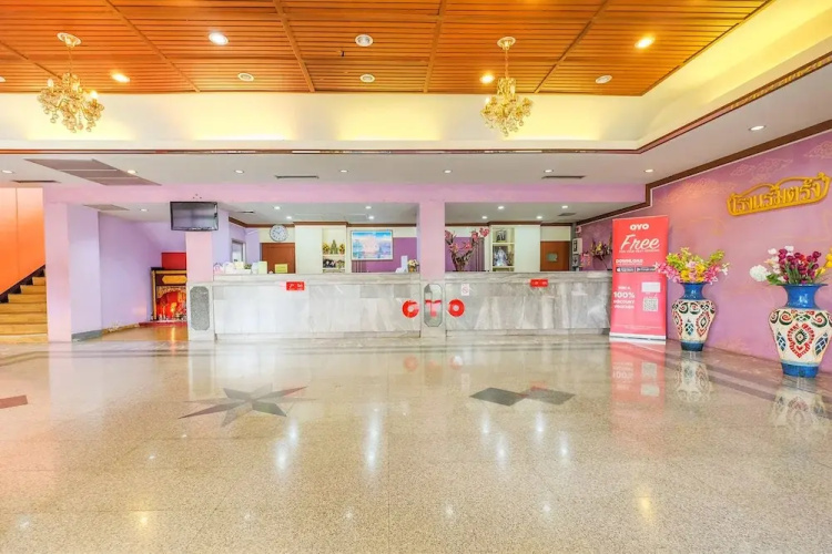 OYO 565 Trang Hotel