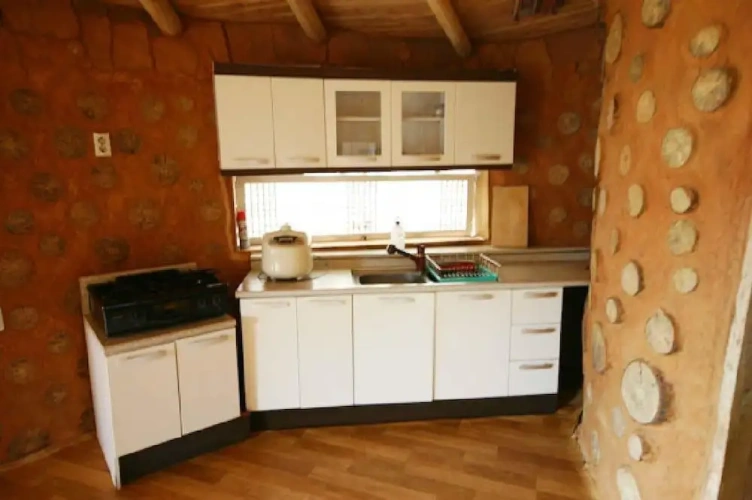 2 Bedrooms Cottage