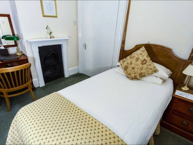 Canterbury Hotel
