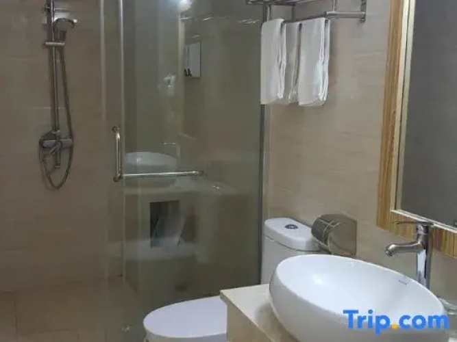 Mengzi Wolong Hotel