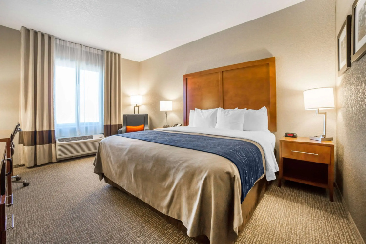 Comfort Inn & Suites