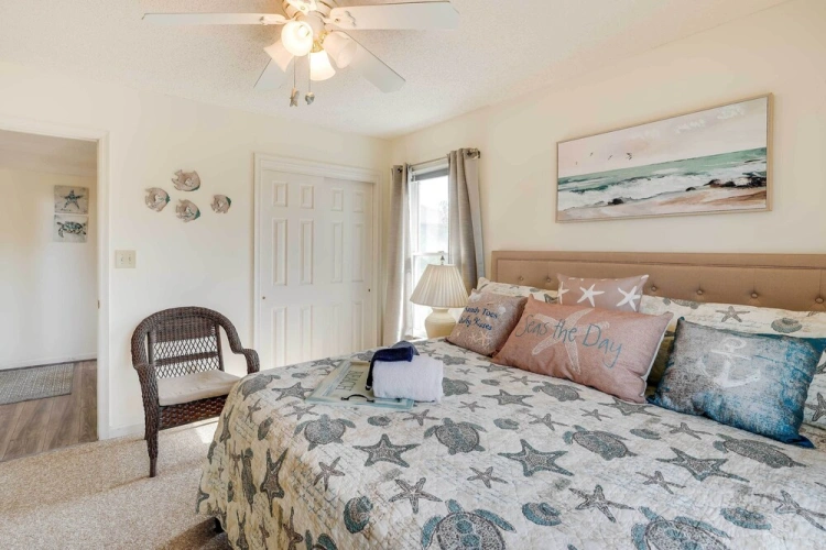 4 Bedrooms Cottage