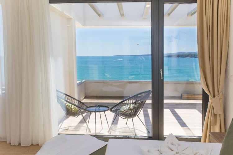 Deluxe Double room with balcony and with sea view