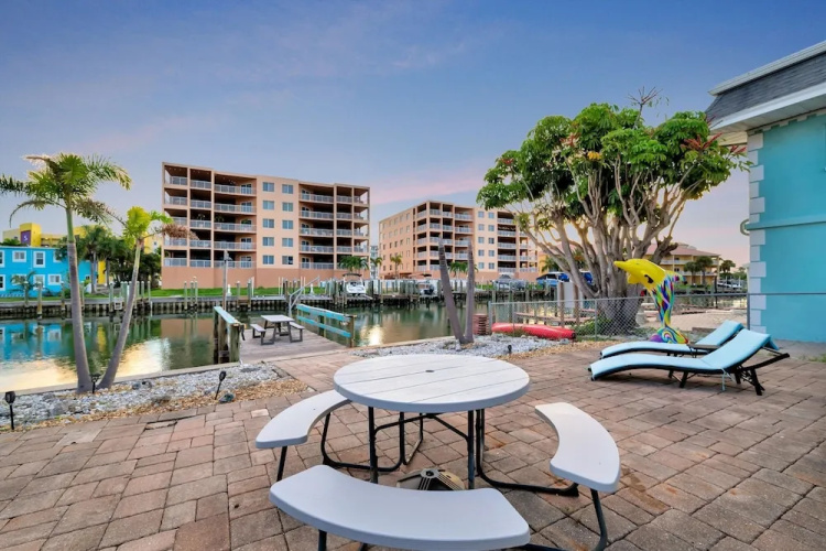 Seashell Suite 1B Pet Friendly Waterfront Dock