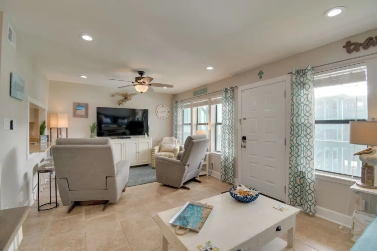 2 Bedrooms Apartment