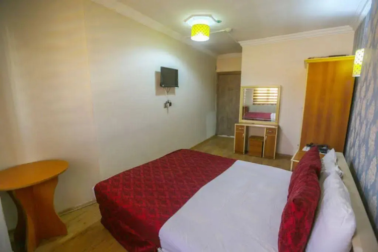 Zumrut Hotel