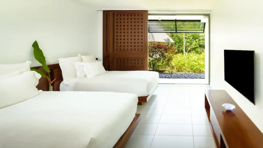 2 Bedrooms Plunge Pool Club Suite