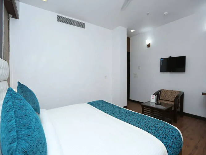OYO 10591 Hotel Parktel