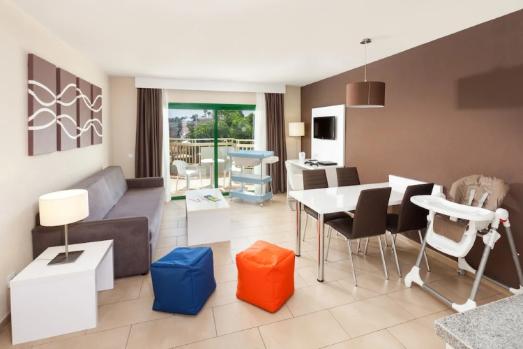 Playaolid Suites and Apartments