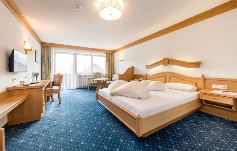 Comfort Double room with balcony and with mountain view