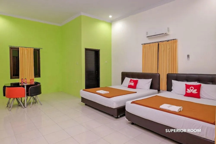 ZEN Rooms B Walk Batu