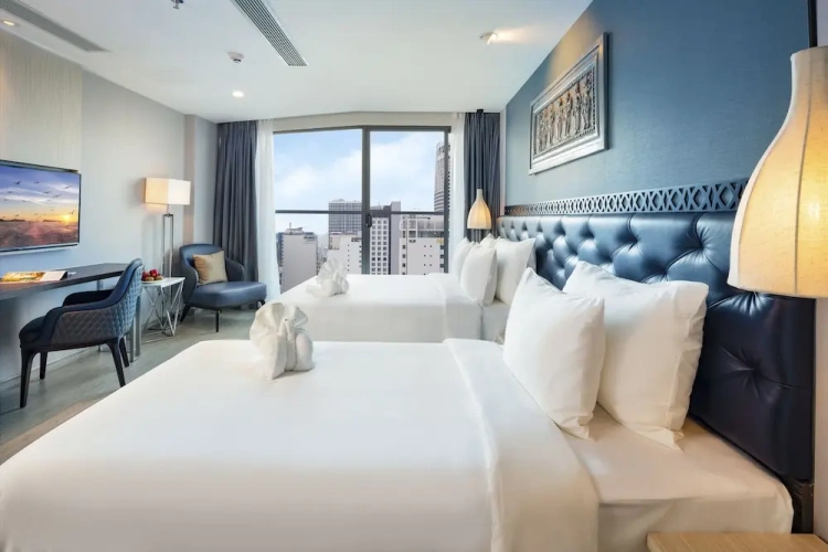 Grand Triple room