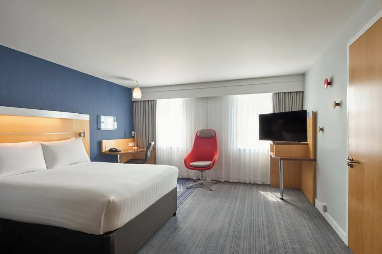 Holiday Inn Express Limehouse photo 10