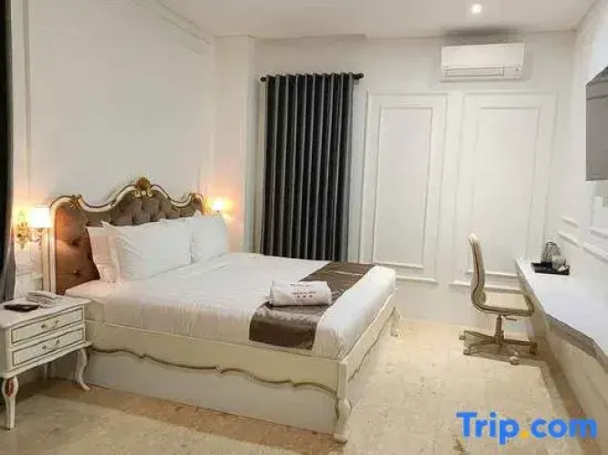 King Royal Hotel