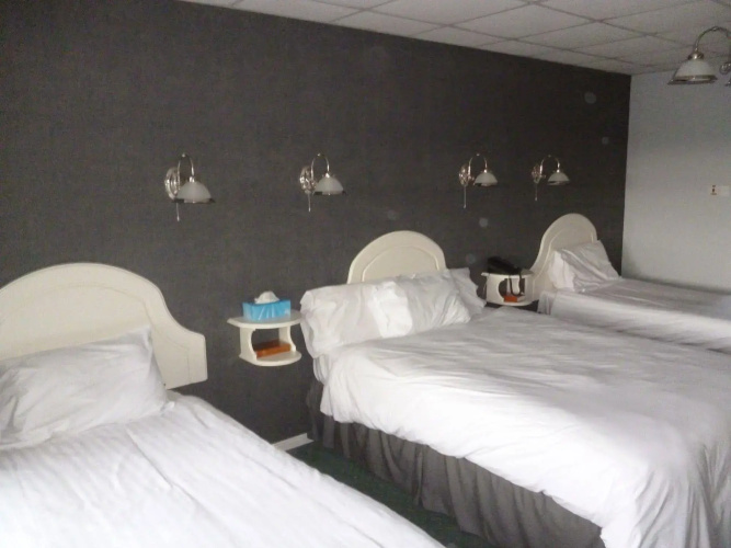 5 Corners Guest Inn