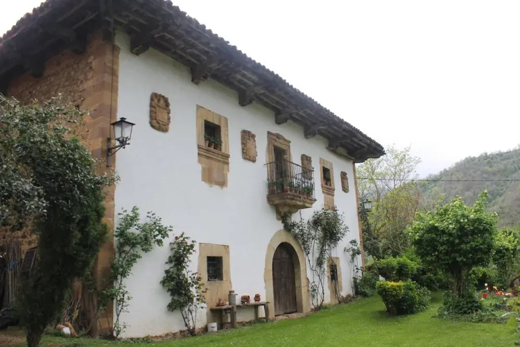 Casona De Treviño