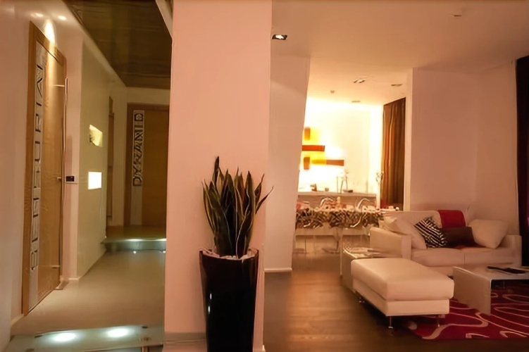 Face to Face House - Guest House