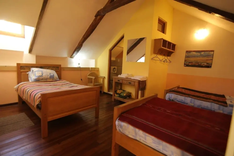 Standard Triple room