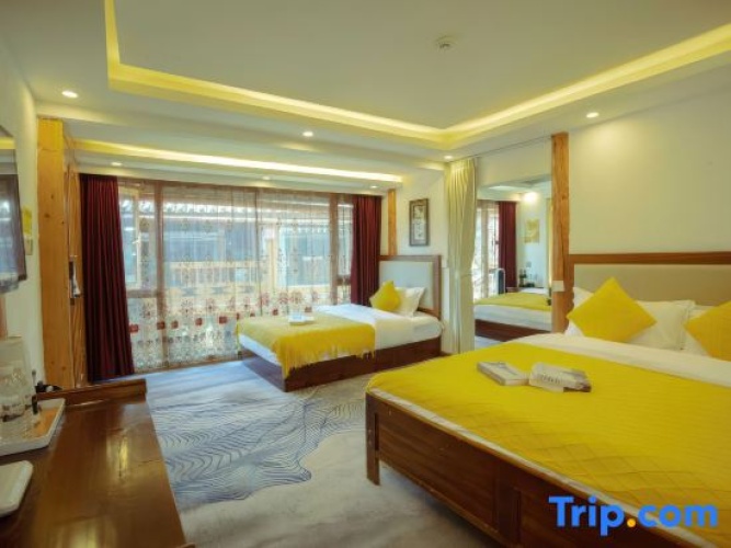 Deluxe Double Suite