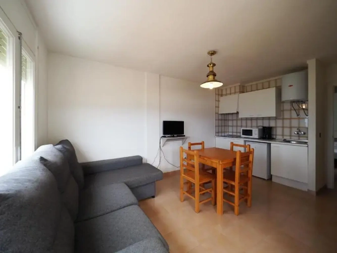 2 Bedrooms Apartment