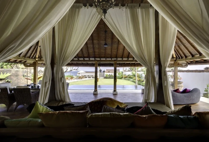 4 Bedrooms Luxury Villa oceanfront