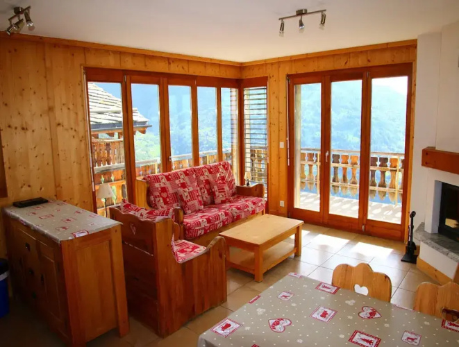 Cozy Apartment With Rhone Valley View