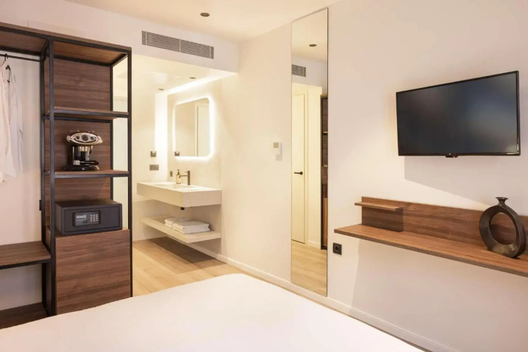 Aeolis Hotel