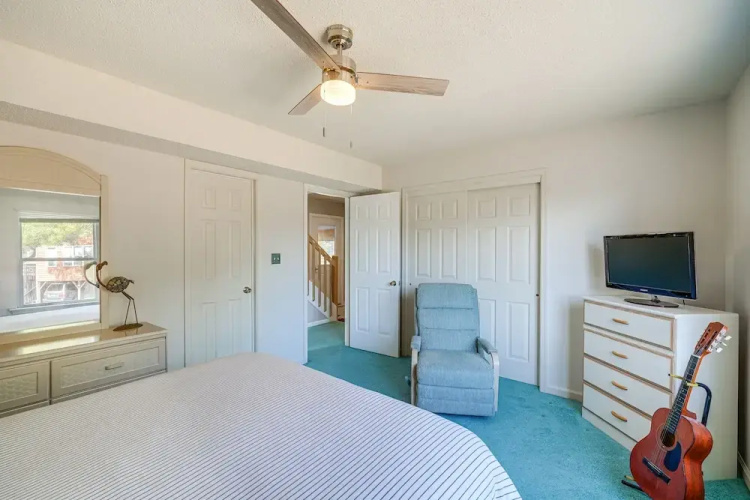 Charming Nags Head Retreat: Half-mi to State Park!